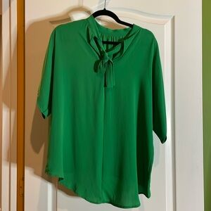 💚💚 Green size Large polyester blouse pit to pit 24 💚💚